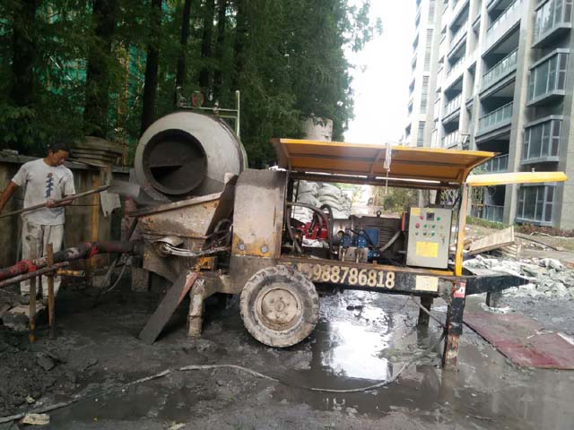 細石混凝土泵施工