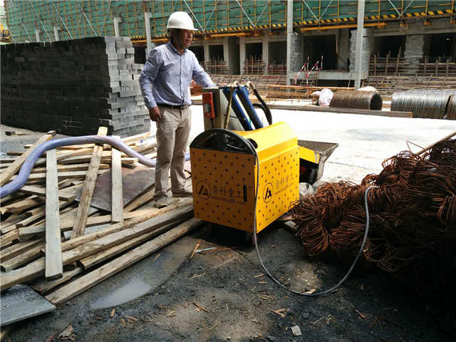 二次構(gòu)造柱泵上料機泵